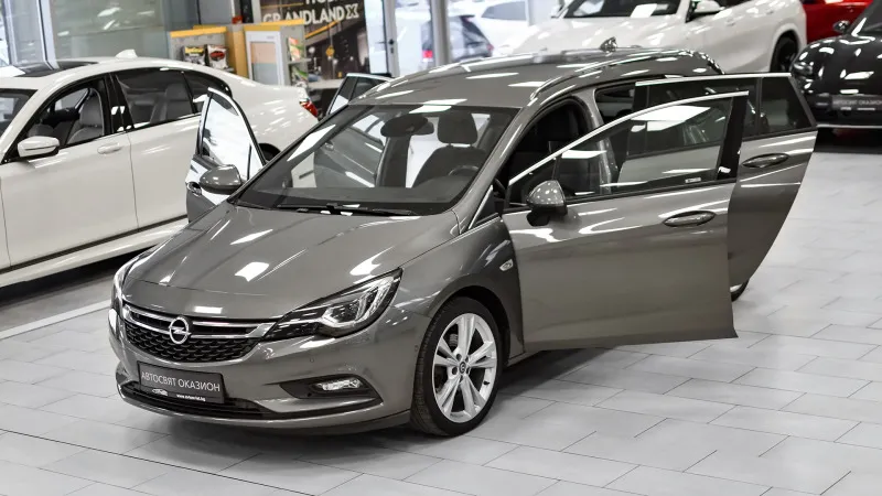 Opel Astra Sports Tourer 1.6 CDTi BiTurbo Innovation Image 1